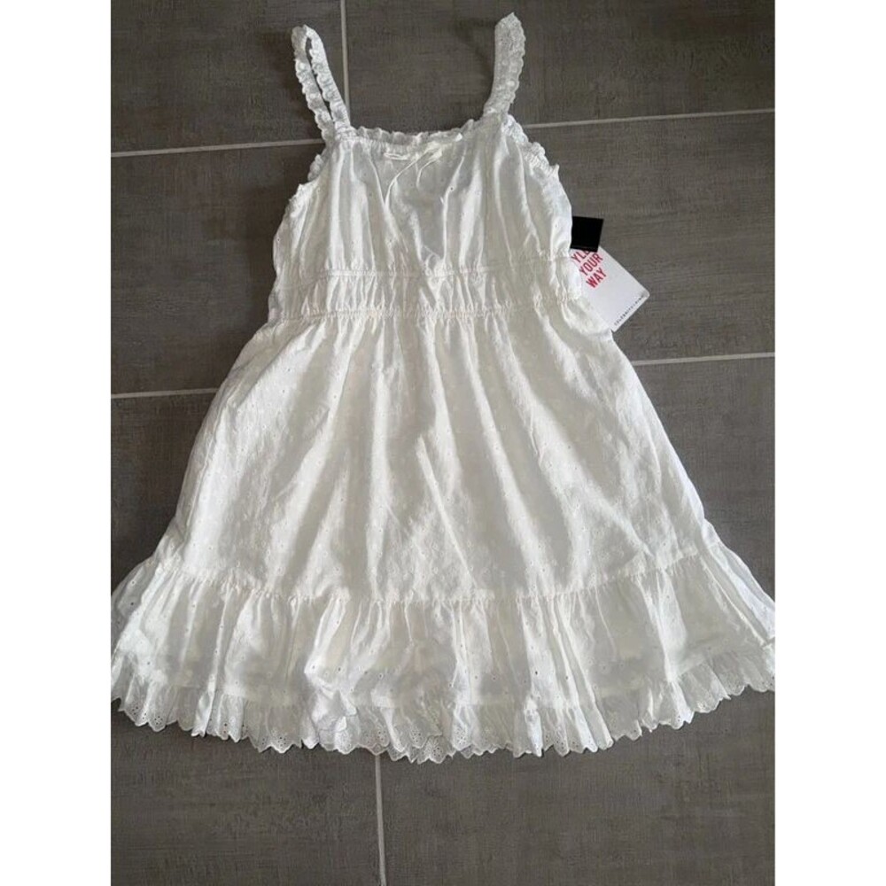 Celebrity pink eyelet dress NWT size L